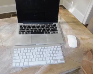 MAC BOOK PRO 1502 WITH KEYBOARD &  MOUSE