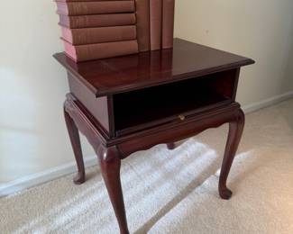 Queen Anne style mahogany accent table by Bombay Co.