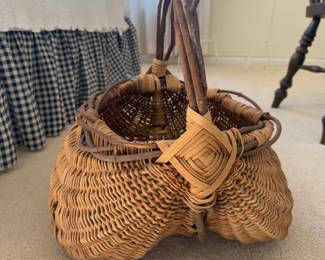 Woven "Buttocks" Basket