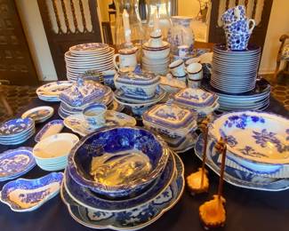 Assorted blue and white pottery and porcelain