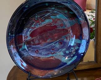 Ceramic glazed pottery with stand