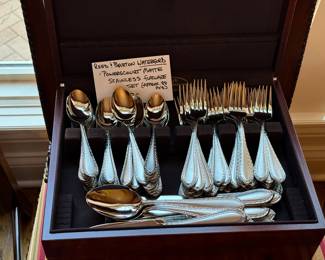 Reed & Barton Waterford 'Powerscourt' matte stainless flatware set (approx. 88 pieces)