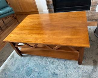 Ethan Allen coffee table 46x33x18”
