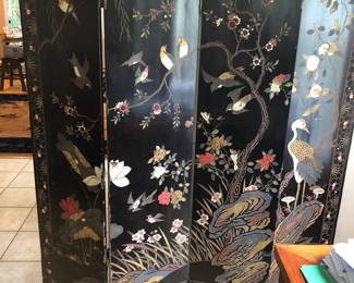 Black lacquer Screen with Gilded Carvings.(back side). 