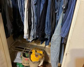 Pant Sizes: 36x29, 36x30, 36x32, 38x30, 36x38
Vintage Levis(501, 505, 517, 560) wranglers, polo jeans, willie esco duns, big mac square back overalls,