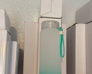 Frosted Matte Tumbler

Color-Multicolored 

6 count