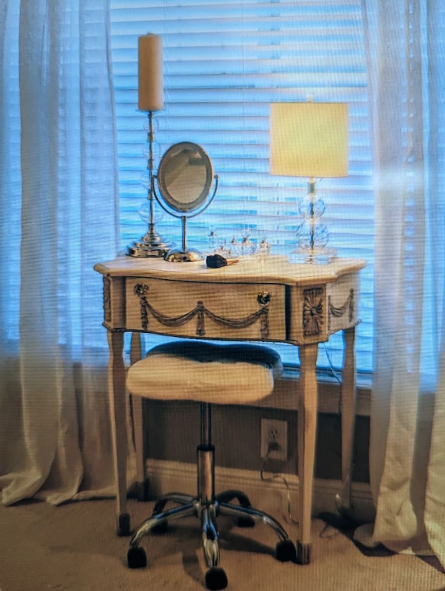 Small one drawer Makeup Stand / faux painted / has crystal knobs on the drawer