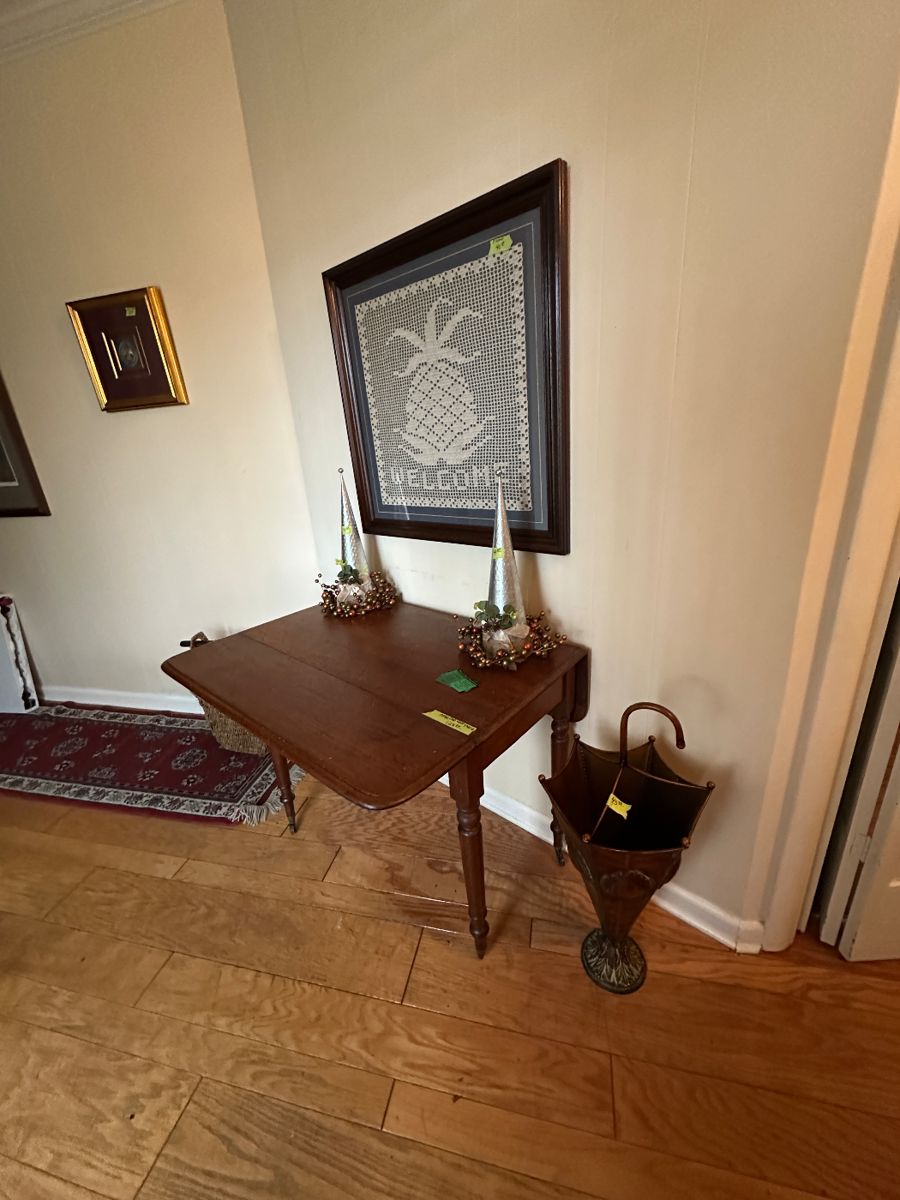 nice small dropleaf table