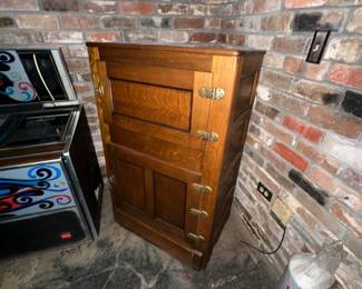 Oak Ice Box