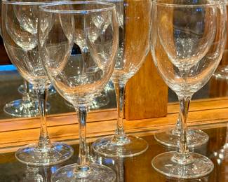 Set of 5 wine glasses