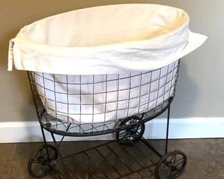 Rolling Hamper