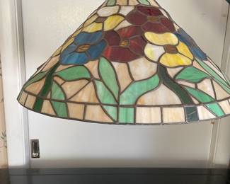 Hanging Tiffany style lamp 