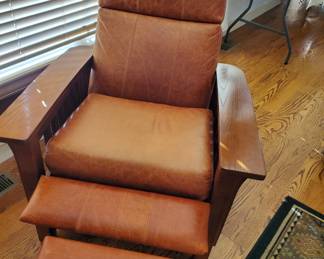 QUALITY! Lane USA Leather & wood Craftsman/Mission Chair/Recliner