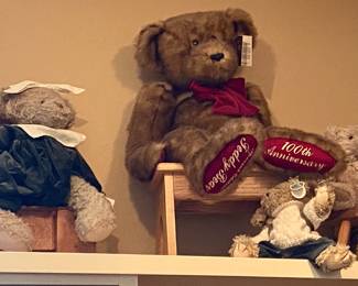 Huge group of Bear Collection of all kinds.