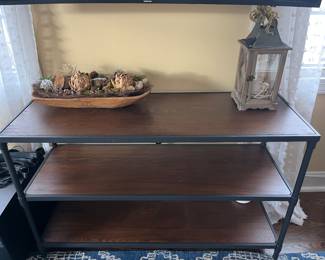 Three-tiered shelf by Greenworld Furniture Co.