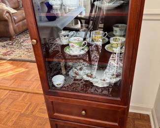 Very nice curio display cabinet
