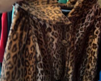 Lots of women’s fashion size 10-14, M-XL