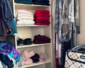Many cashmere sweaters size L/XL