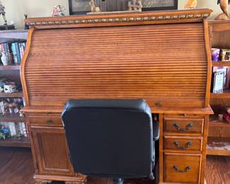 Roll top desk