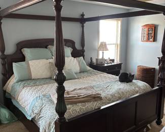 Four poster king size bed and matching furniture