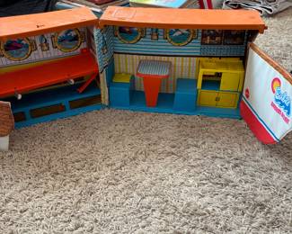 1970s Barbie dream ship