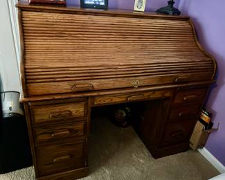 Roll top desk