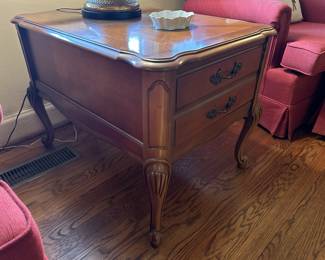 Pair of end tables 