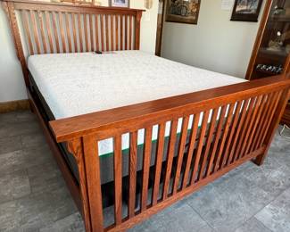 Mission style queen size adjustable bed