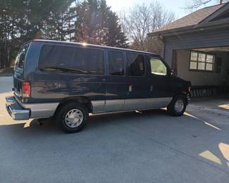 1998 Ford Club Wagon
Engine: V8, 5.4 Liter
Transmission: Automatic
Drivetrain: RWD
