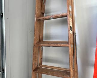 8' wood step ladder