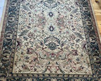 5x7' area rug (1 of 2)