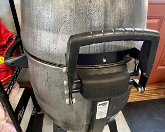 Bubba Keg convection grill