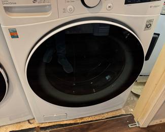 LG ThinQ set of washer & dryer 2021 $700