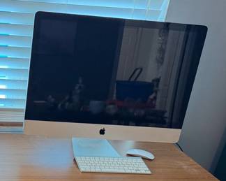 Apple Computer w/keypad & mouse $100