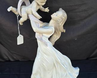 Lladro My Little Sweetie Mother Figure