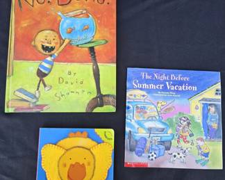 Books: No, David! by David Shannon; The Night Before Summer Vacation by Natasha Wing; O pato Paulo