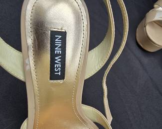 Steve Madden/Nine West Nude Heels Size 6.5