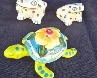 Sea Turtle and Tree Frog Hand-painted Salt and pepper shakers