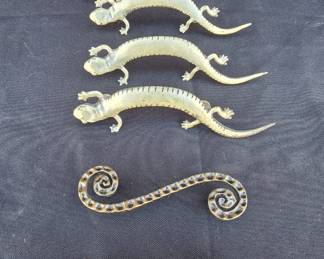 Gecko-shaped/Embellished drawer handles