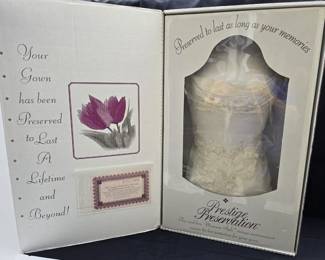 Mermaid Themed Handsewn Wedding Dress Pearls, Shells, Starfish Sealed & Preserved (Size 0)