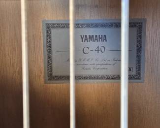 Yamaha C-40 Acoustic Flamenco Classical Guitar