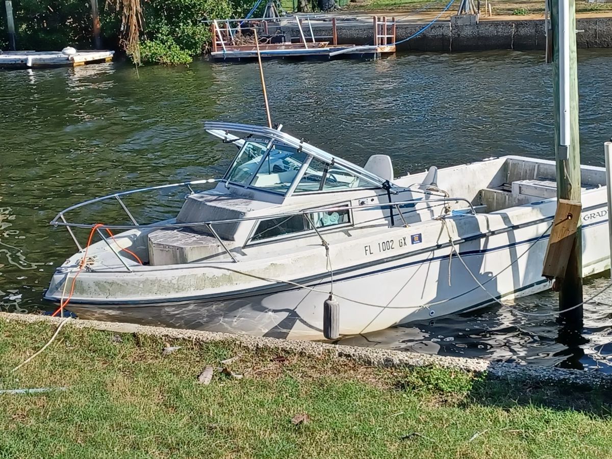 20' Grady White Boat