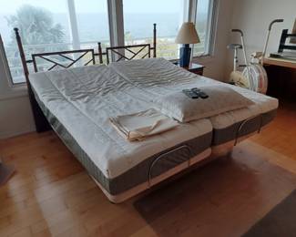 King Adjustable bed or 2 twin beds