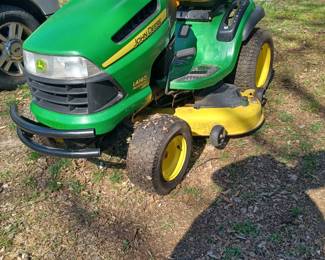 John Deere Riding Mower low hours