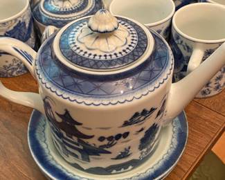 Mottahedeh Blue Canton Teapot