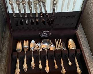 Community Silverplated Service