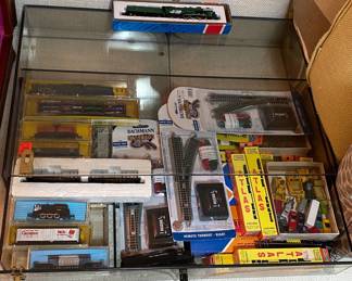N Scale Train Engines, Cars and Accessories (Sold as a Group)
