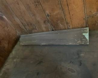 DOES HAVE THE CROWN PIECE FOR TOP