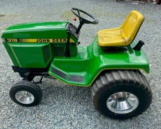 RESTORED 318 JOHN DEERE LAWN MOWER