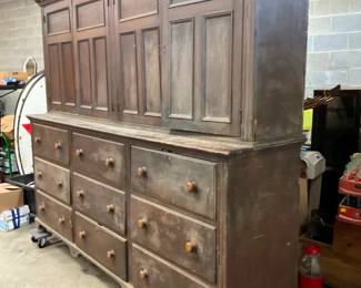 NICE PRIM. COUNTRY CUPBOARD